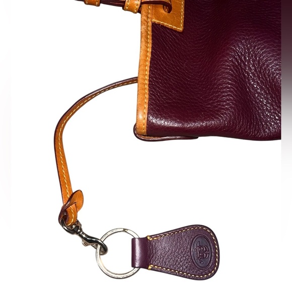 EUC Dooney & Bourke Pebble Grain Leather Convertible Shopper Tote Bag Eggplant - Picture 8 of 11